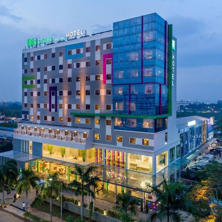 Ibis Styles Cikarang Hotel Bekasi Buitenkant foto