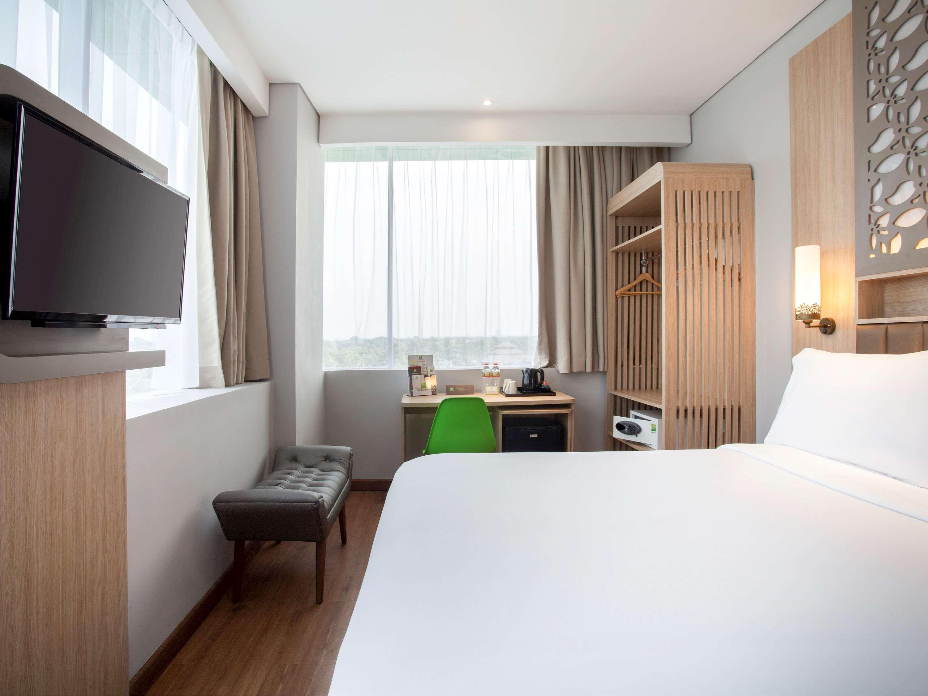 Ibis Styles Cikarang Hotel Bekasi Buitenkant foto