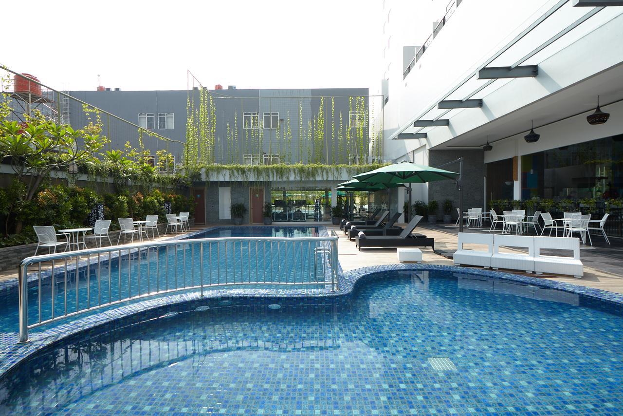 Ibis Styles Cikarang Hotel Bekasi Buitenkant foto