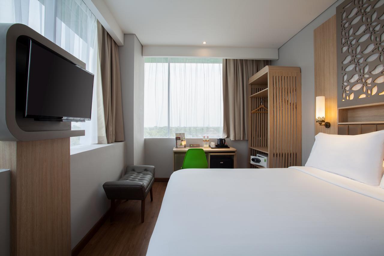 Ibis Styles Cikarang Hotel Bekasi Buitenkant foto